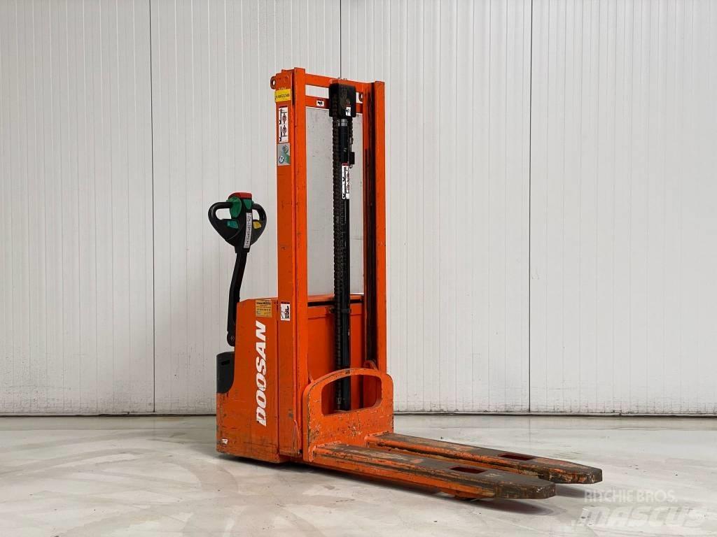 Doosan LEDS12.5C Rankiniai vėžimėliai