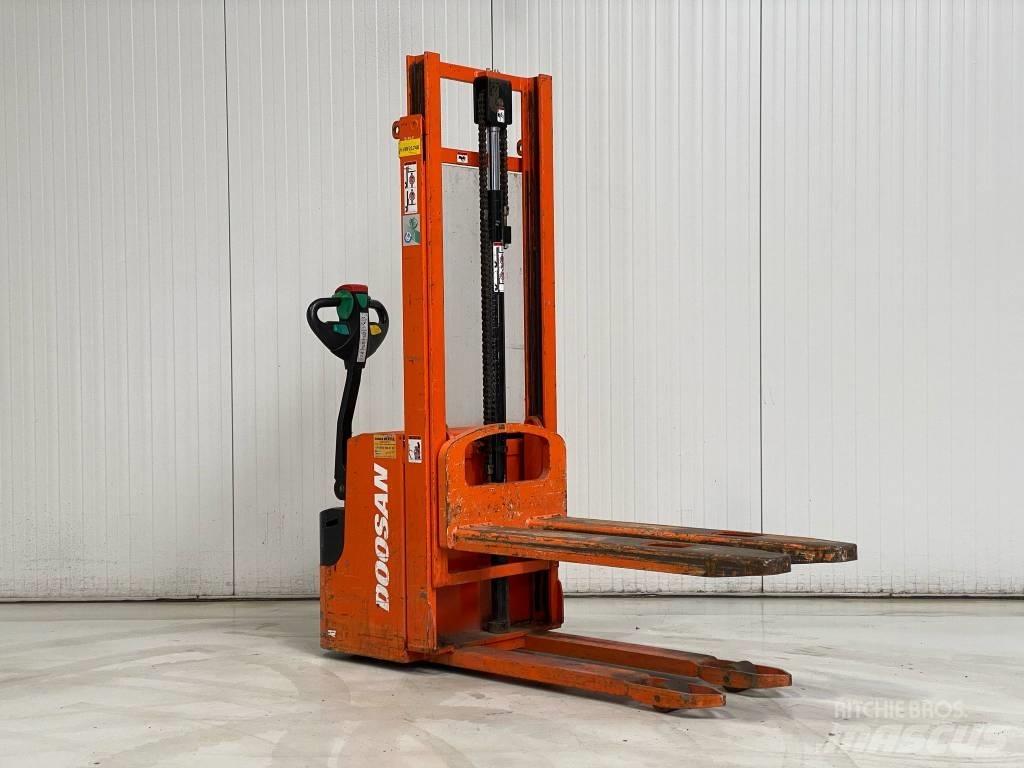 Doosan LEDS12.5C Rankiniai vėžimėliai