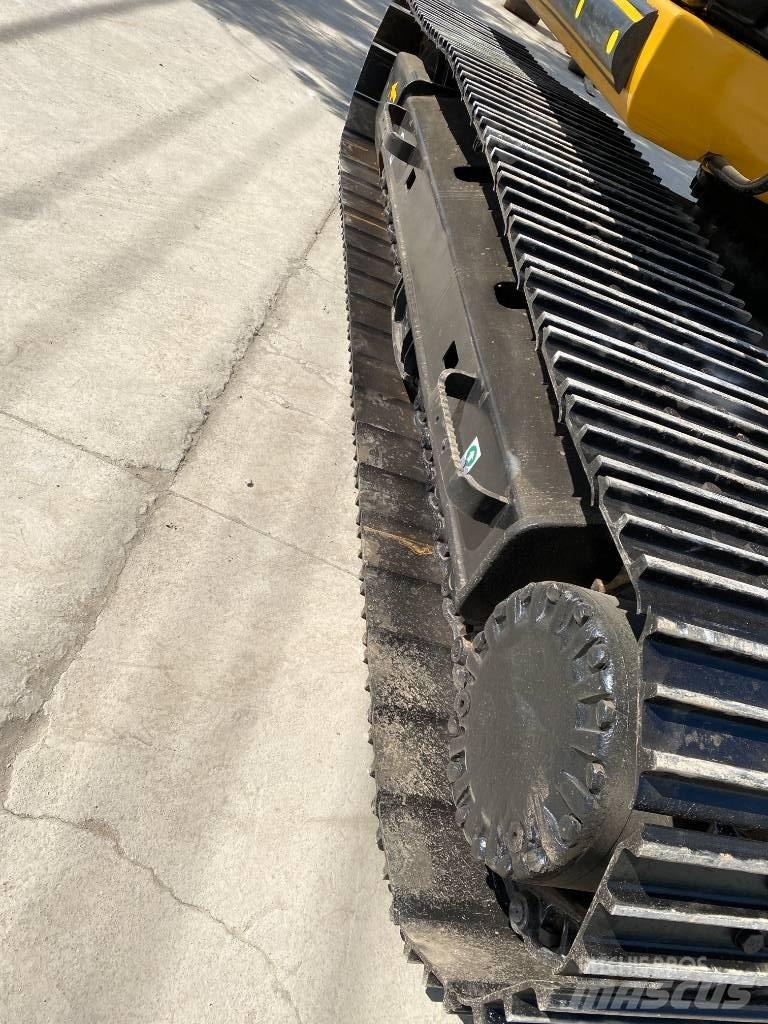 CAT 320 D Vikšriniai ekskavatoriai