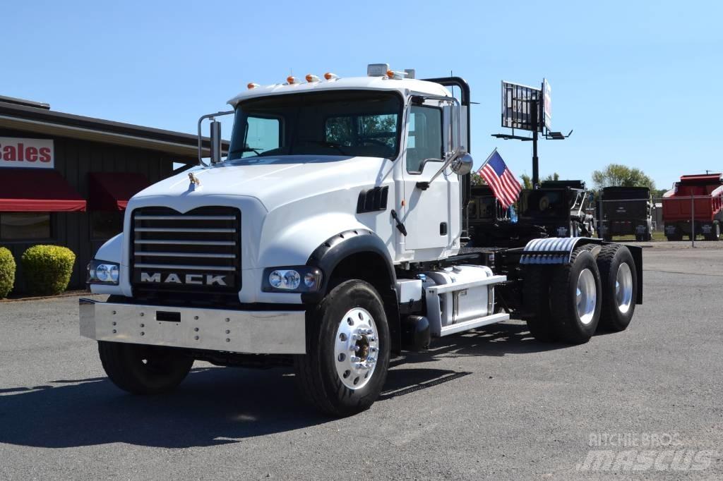 Mack Granite GU 713 Naudoti vilkikai