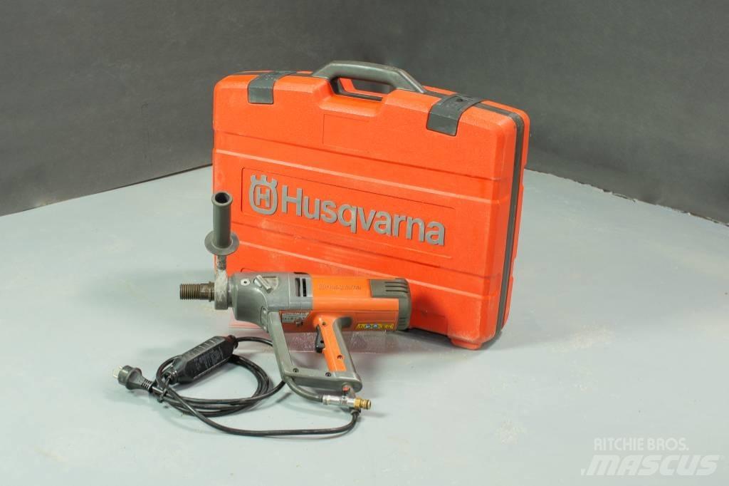 Husqvarna DM230 Kita gręžimo technika