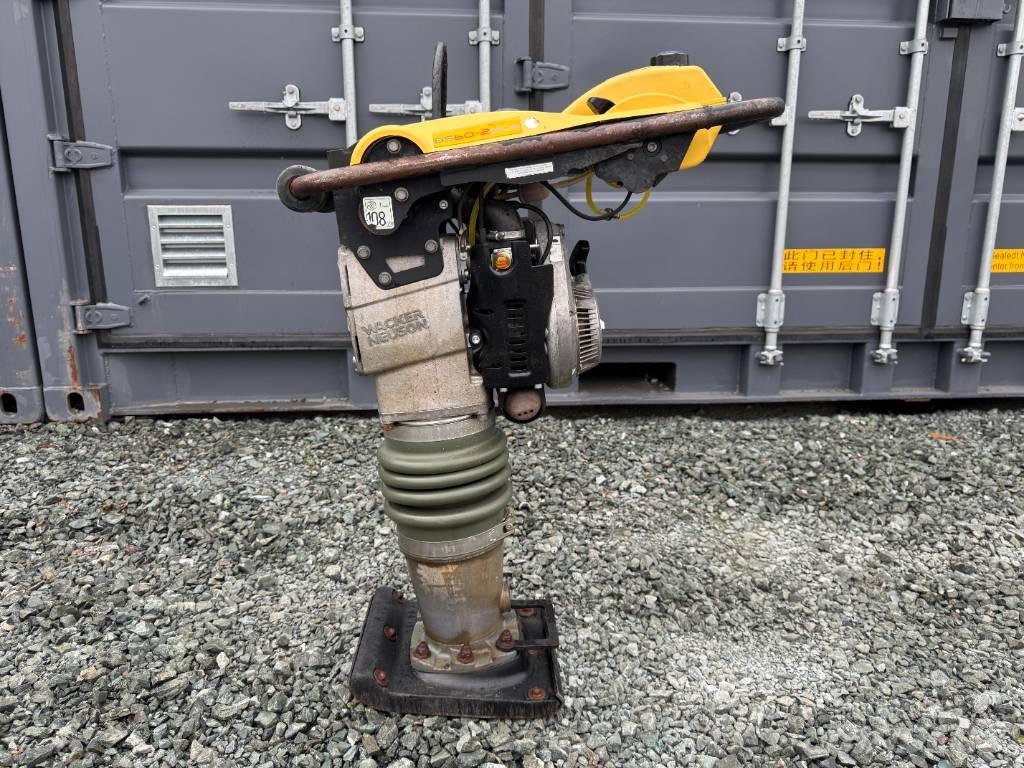 Wacker Neuson BS60-2 Plūktuvai