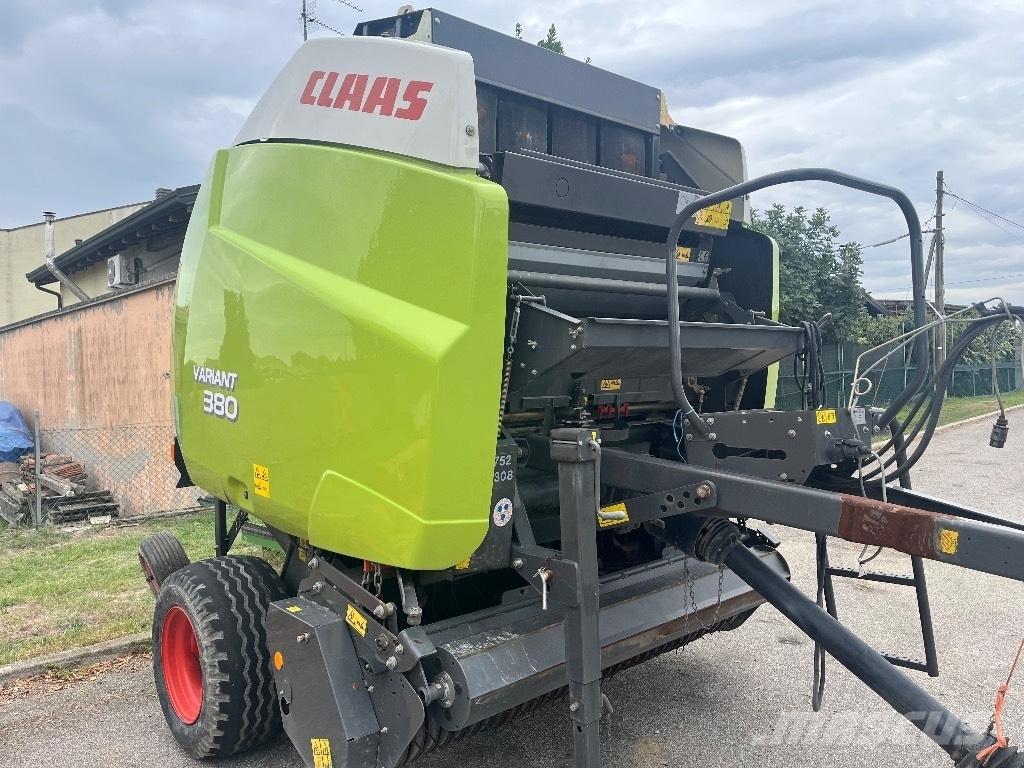 CLAAS Variant 380 Ritinių presai