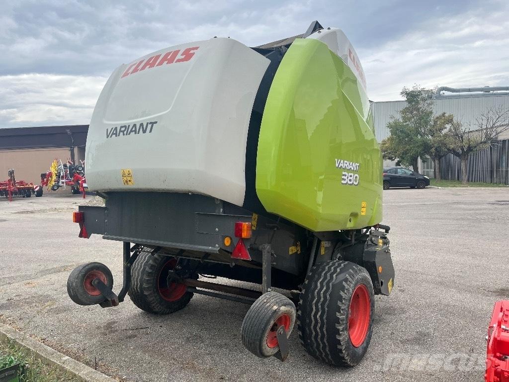 CLAAS Variant 380 Ritinių presai