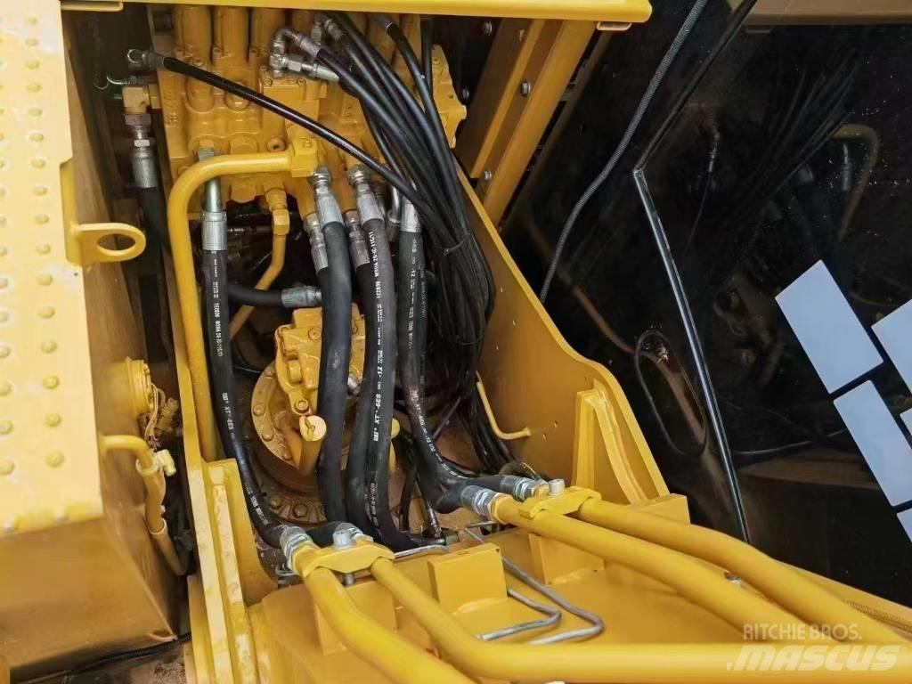 CAT 313GC Vikšriniai ekskavatoriai
