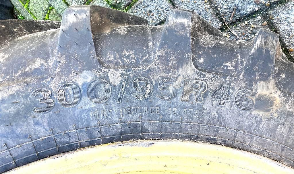 John Deere 732 Prikabinami purkštuvai