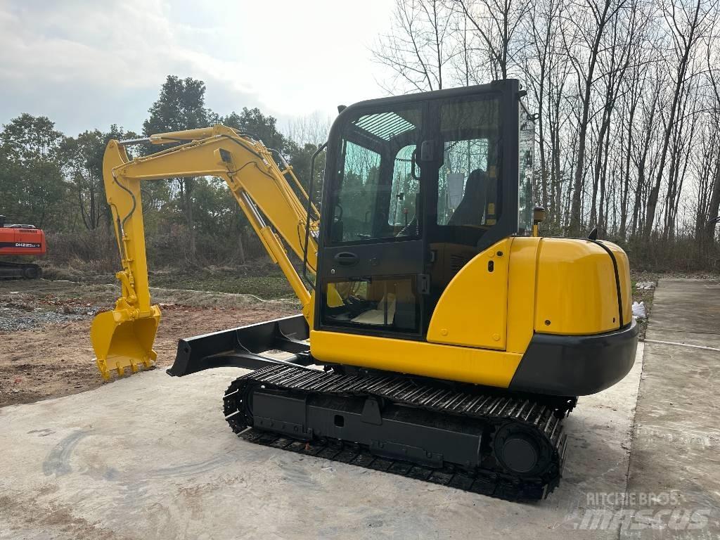 Komatsu PC 56 Vikšriniai ekskavatoriai