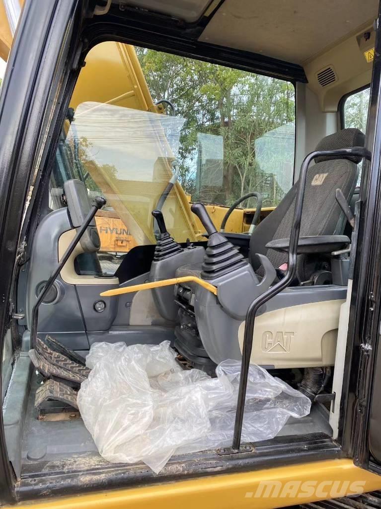 CAT 313 D Vikšriniai ekskavatoriai