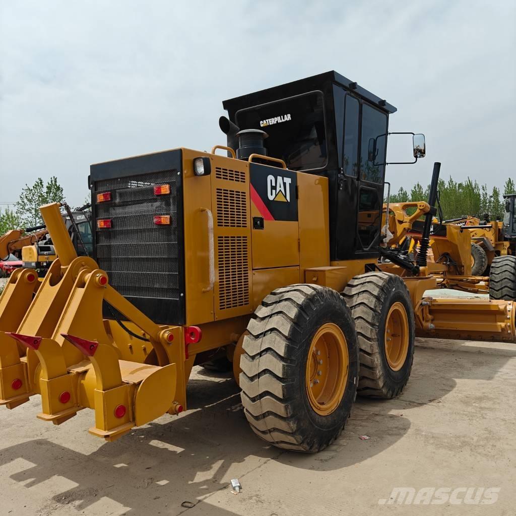 CAT 140 H Greideriai