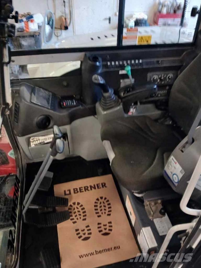 Takeuchi TB 290 Vidutinės galios ekskavatoriai 7-12 t