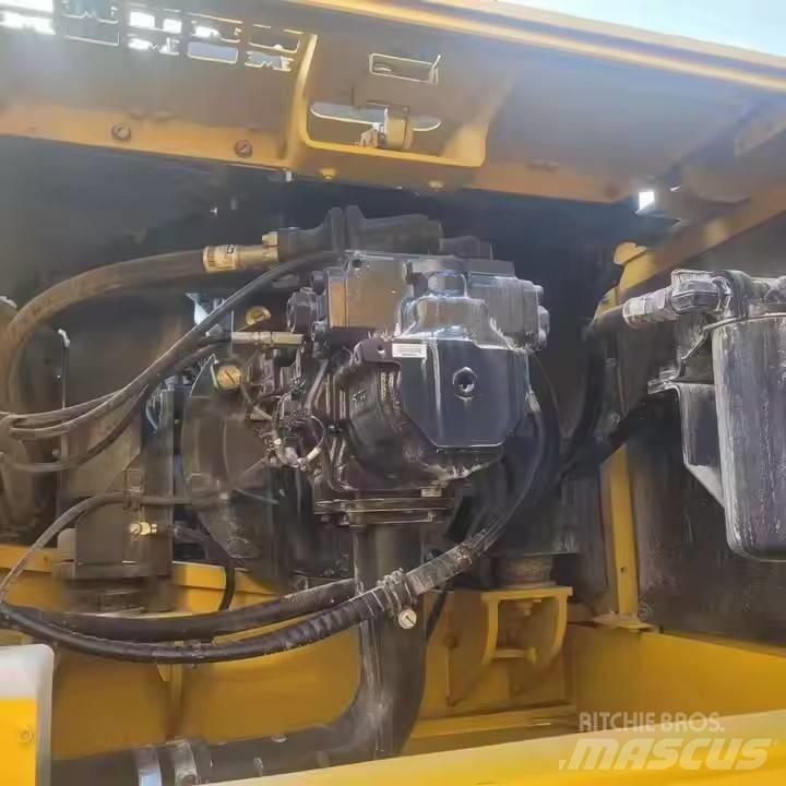Komatsu PC360-8 Vikšriniai ekskavatoriai