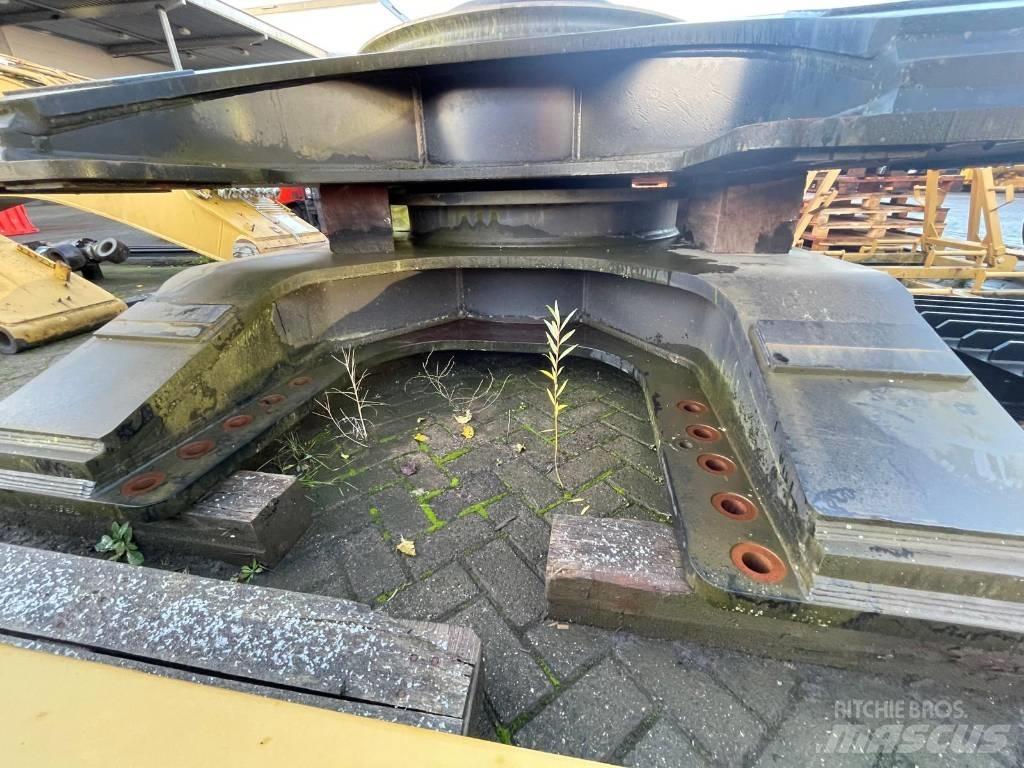 CAT 352 F Važiuoklė ir suspensija