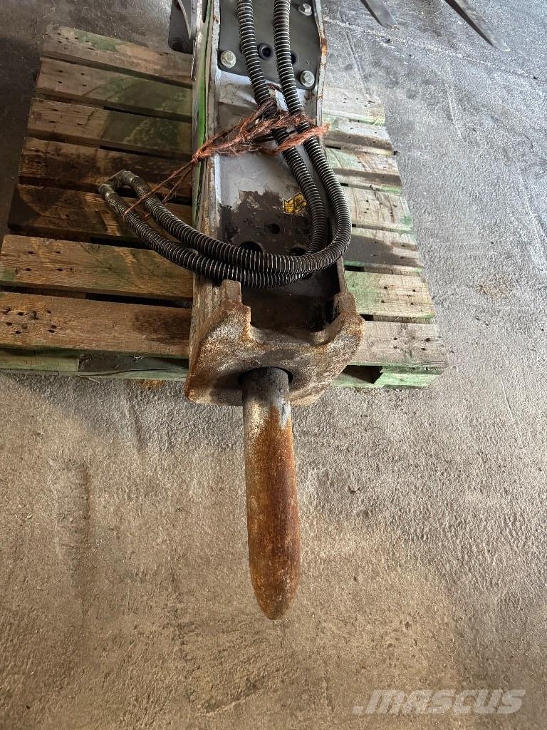 Hyundai R140W-9A Ratiniai ekskavatoriai