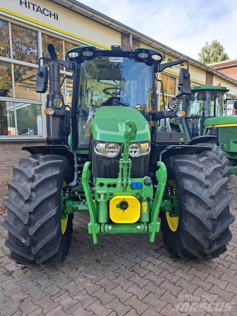 John Deere 6120M Traktoriai