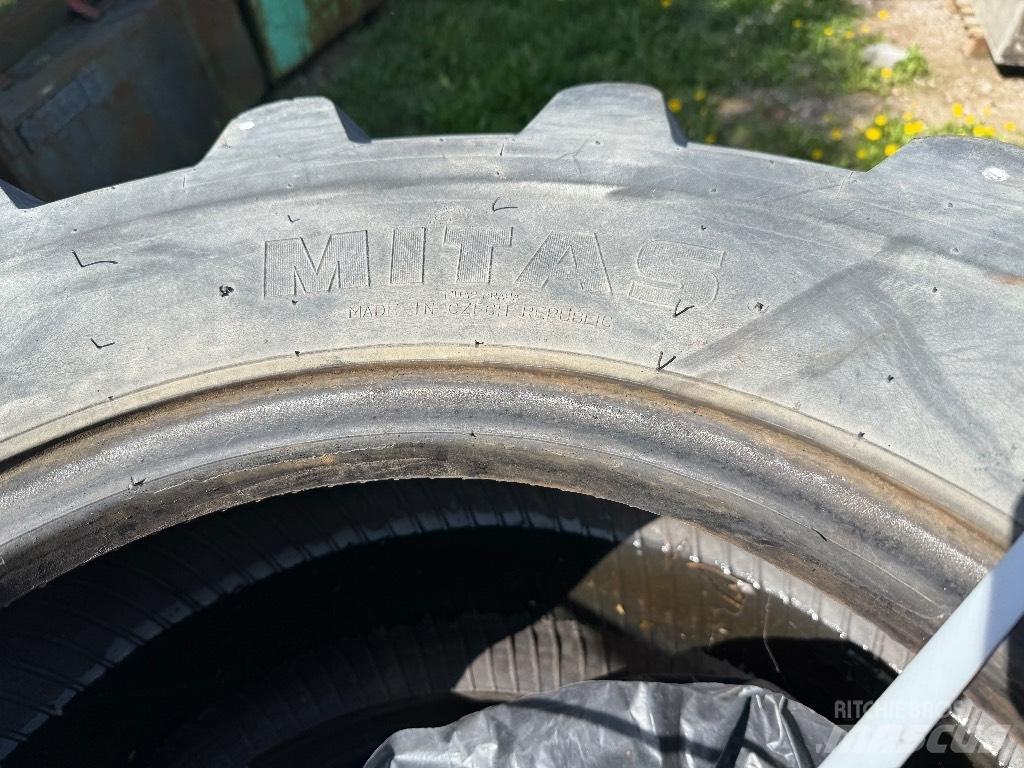Mitas 405/70-20 Padangos, ratai ir ratlankiai