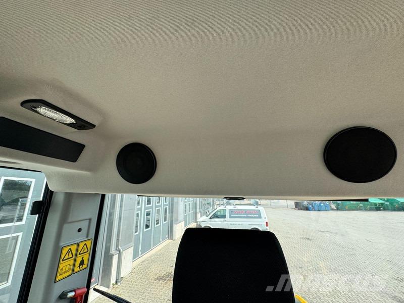 JCB 413 2.800h Naudoti ratiniai krautuvai