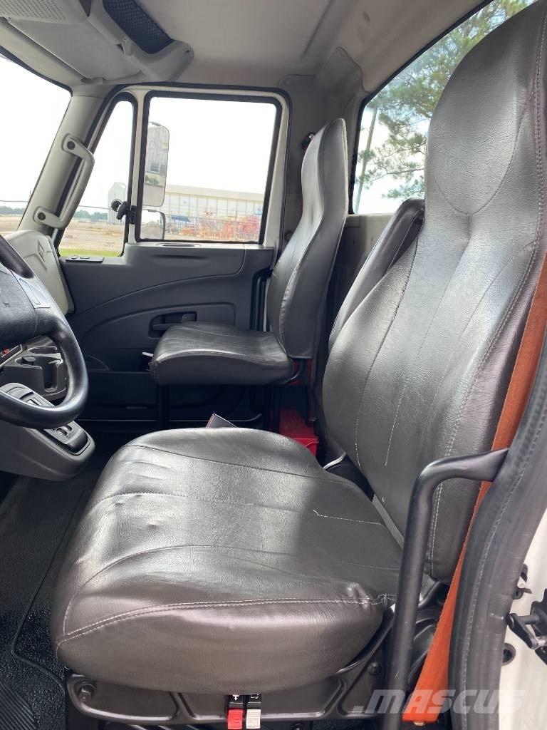 International MV607 Naudoti vilkikai