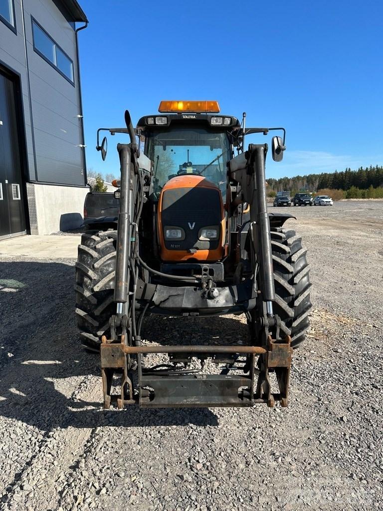 Valtra N101 Traktoriai