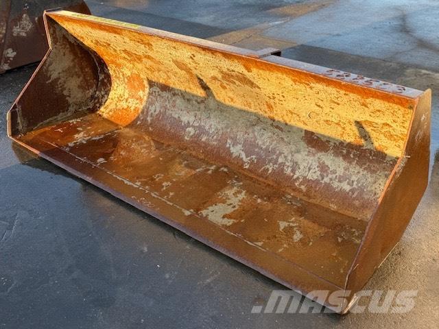 Manitou USED BUCKET Kaušai