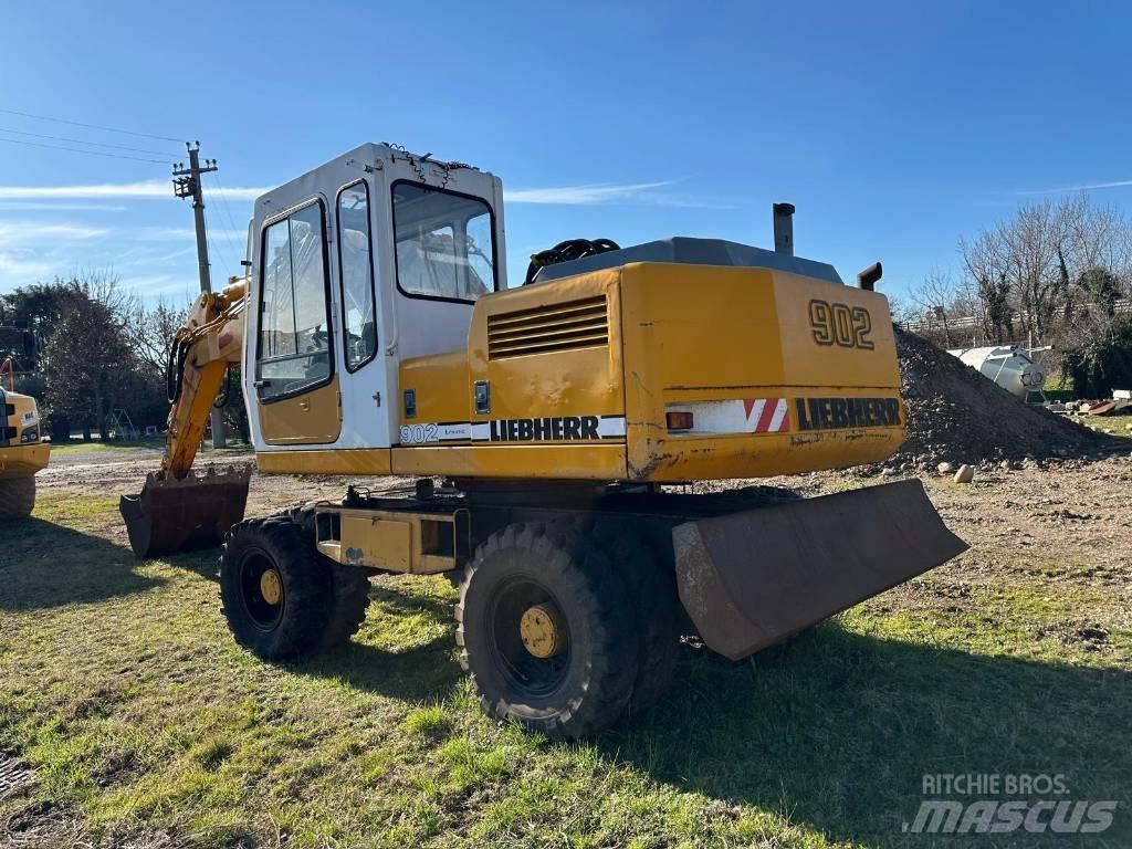 Liebherr 902 Ratiniai ekskavatoriai