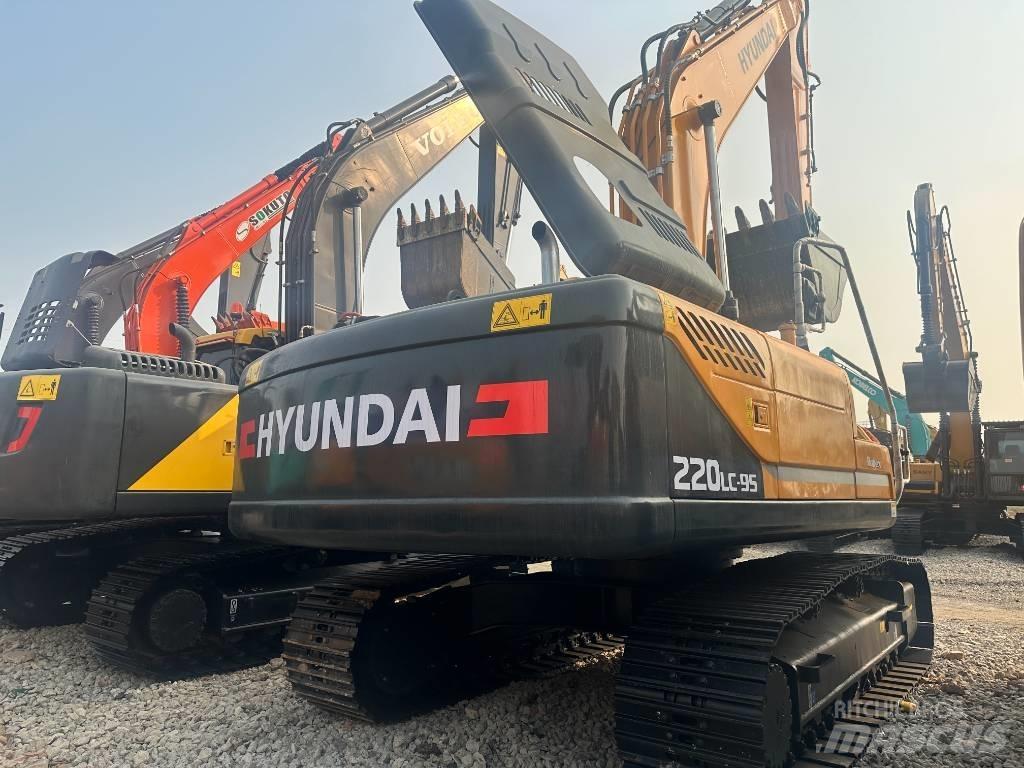 Hyundai R220LC-9S Vikšriniai ekskavatoriai