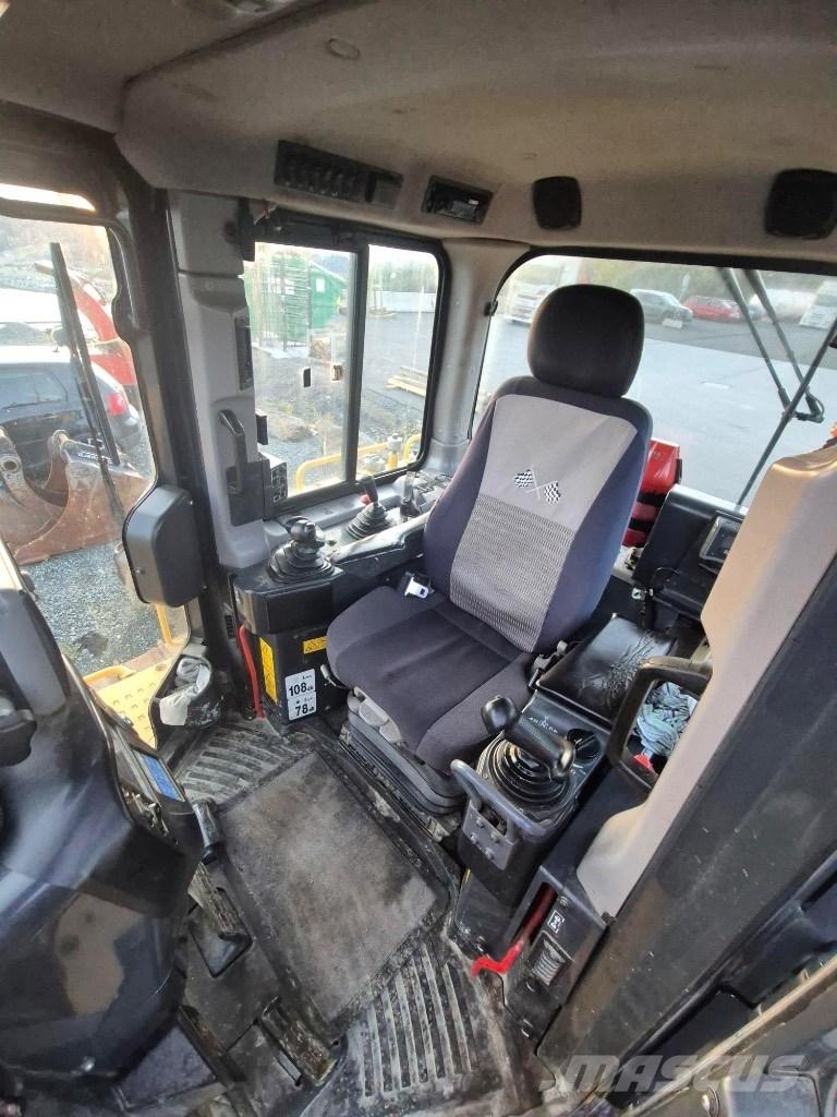 Komatsu D65 pxi Vikšriniai buldozeriai