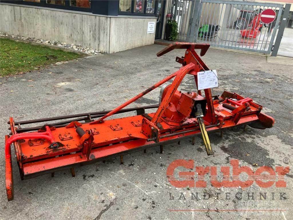 Lely 3000 Varomosios akėčios ir žemės frezos