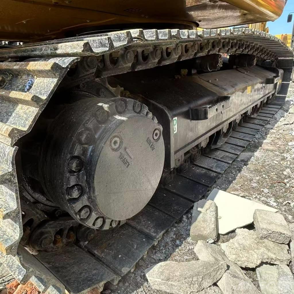 CAT 326D2L Vikšriniai ekskavatoriai