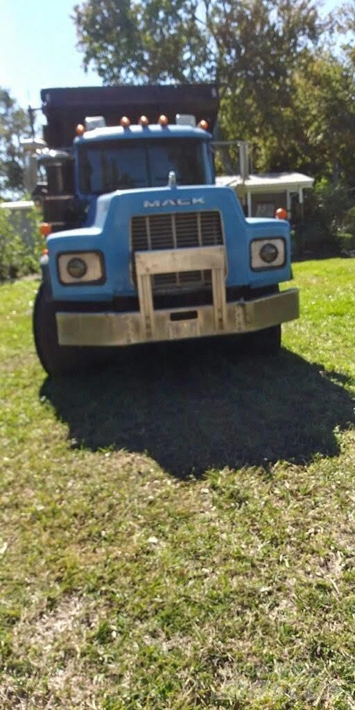 GM Mack RB Savivarčių priekabų vilkikai
