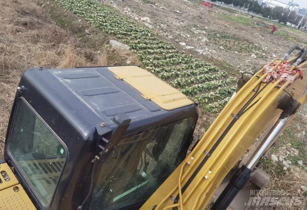 CAT 313 D Vikšriniai ekskavatoriai