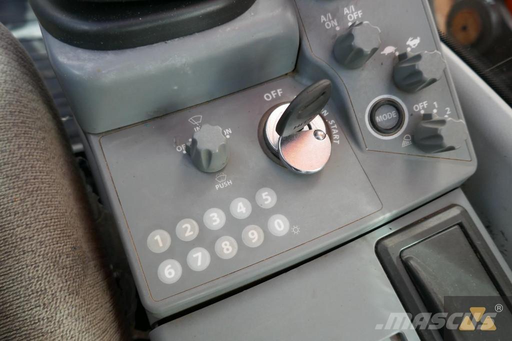 Hitachi ZX300LC-6 Vikšriniai ekskavatoriai