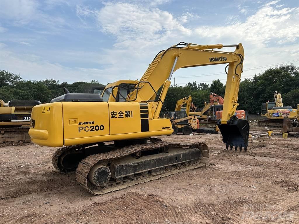 Komatsu PC 200 Vikšriniai ekskavatoriai