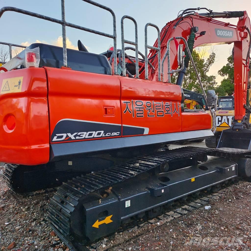 Doosan DX 300LC Vikšriniai ekskavatoriai