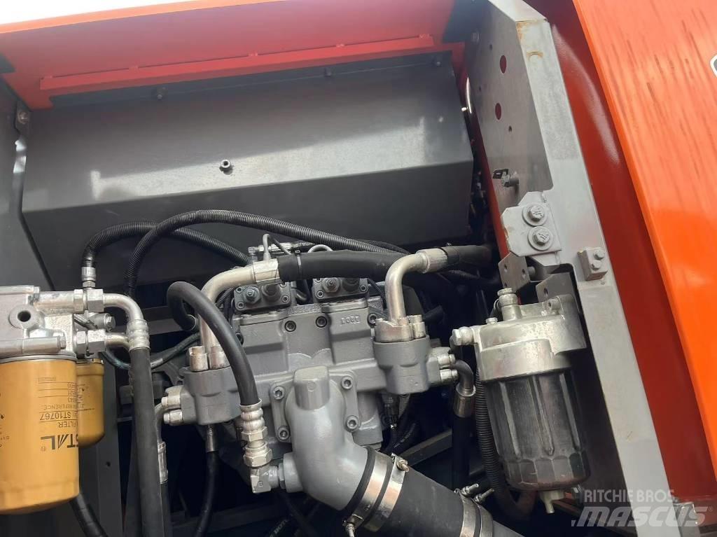 Hitachi zx200 Vikšriniai ekskavatoriai