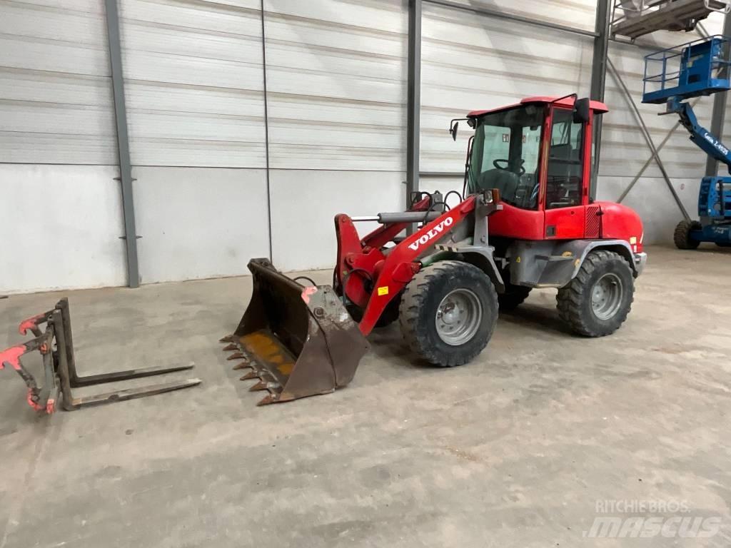 Volvo L 30 B-Z/X Naudoti ratiniai krautuvai