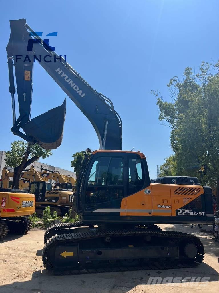 Hyundai 225LC-9t Vikšriniai ekskavatoriai