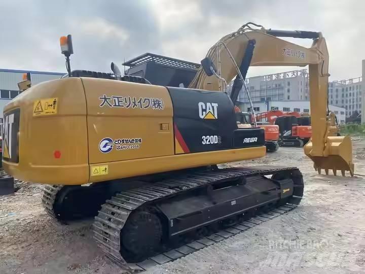 CAT 320 D2 Vikšriniai ekskavatoriai