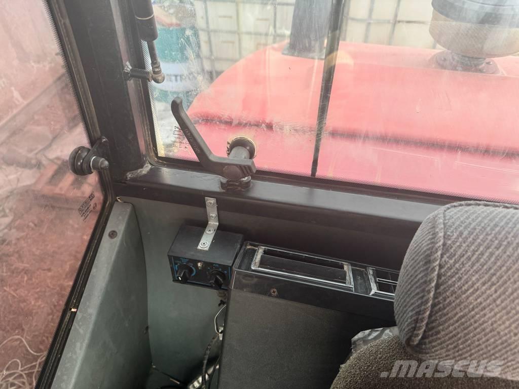 Schafer 6390T Krautuvai su pakrovimu iš šonų