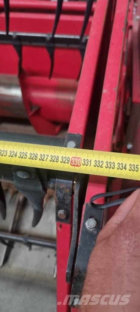 Massey Ferguson 22 Derliaus nuėmimo kombainai