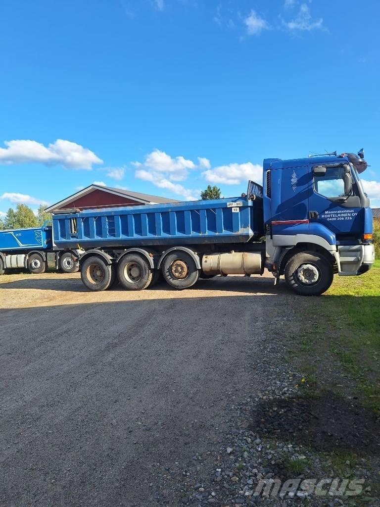Sisu E12 Savivarčių priekabų vilkikai