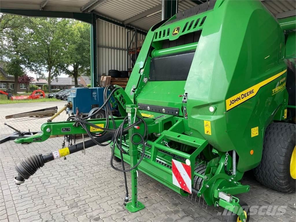John Deere V451M Ritinių presai