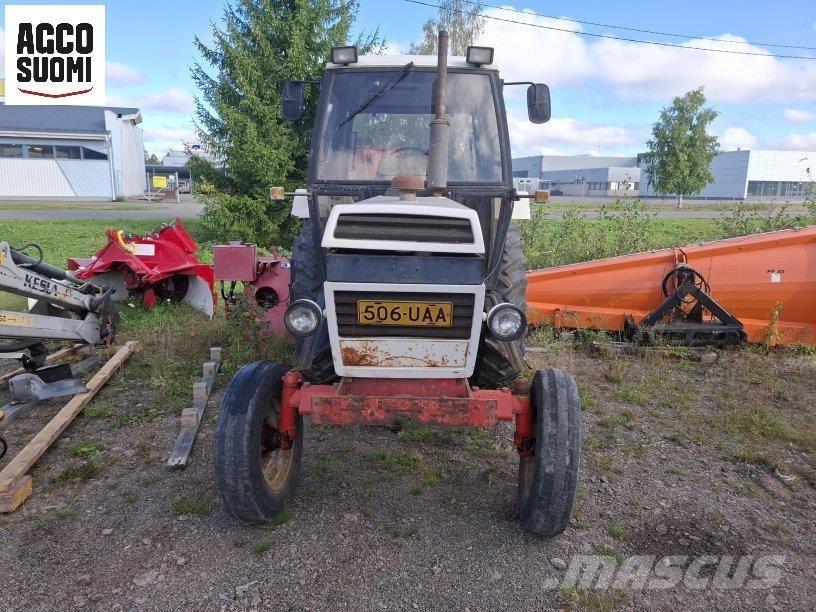 Case IH 1490 Traktoriai