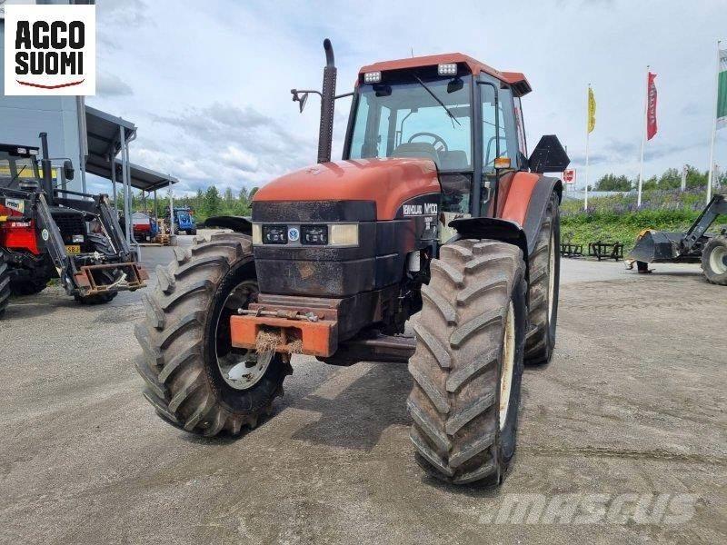 New Holland M100 Traktoriai