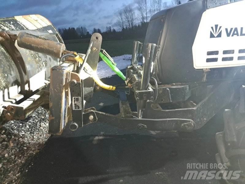 Valmet 8100 Traktoriai