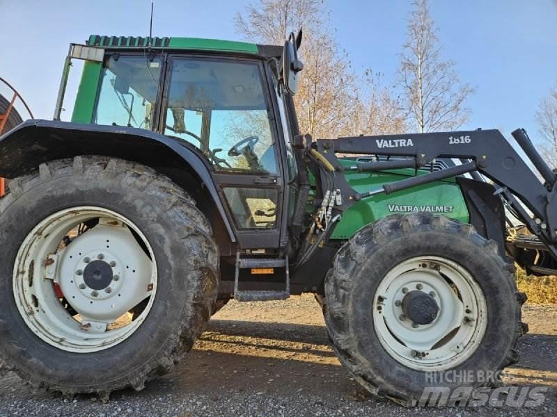 Valtra 6850 HITECH Traktoriai