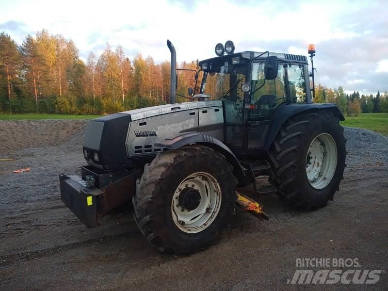 Valtra 8400 Traktoriai
