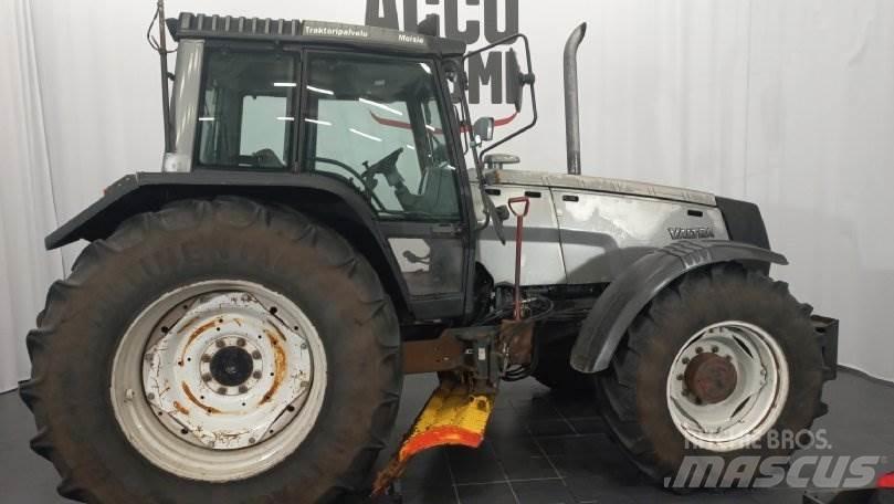 Valtra 8400 Traktoriai
