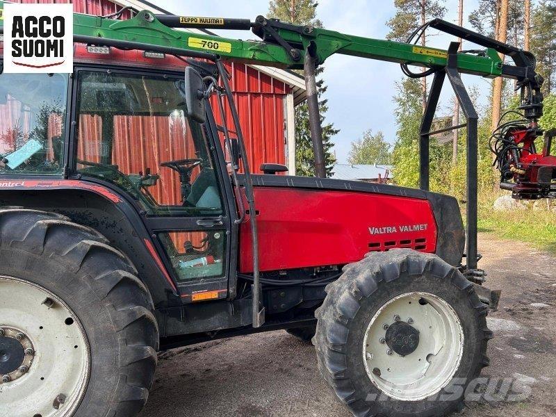 Valtra 8400 Traktoriai
