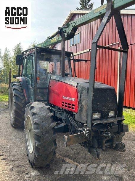 Valtra 8400 Traktoriai