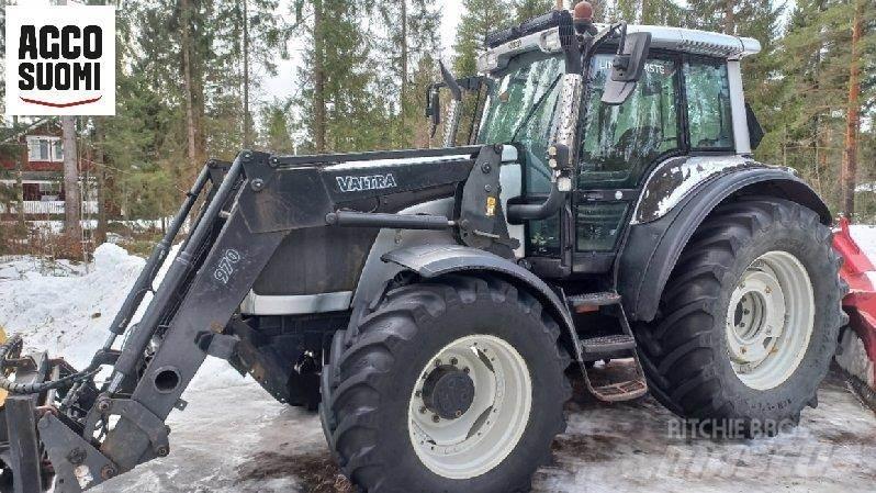 Valtra M150 Traktoriai